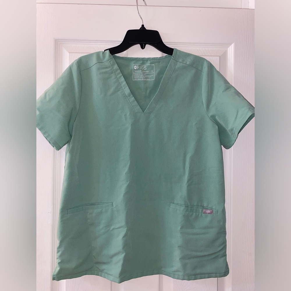 Womens Medium Figs Sea Moss Scrub Top